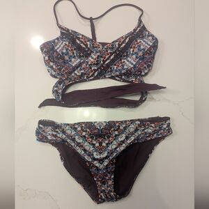 Athleta Reversible Twist Top And Bikini Bottom Size M